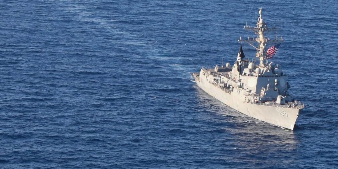 En la imagen, el buque destructor USS Stockdale (DDG-106).