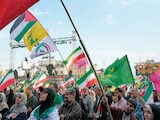 MANIFESTACIÓN organizada por el Estado en Teherán, ayer.