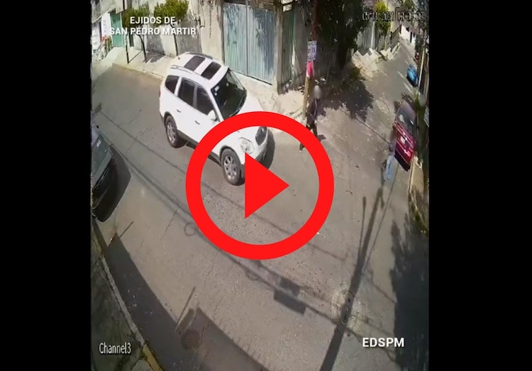 Así roban camioneta a mujer en Tlalpan.