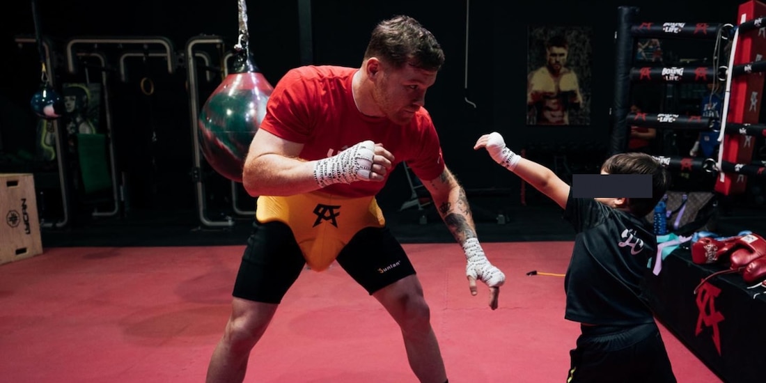 Canelo Álvarez tiene cuatro hijas y un hijo