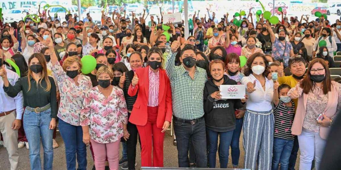 El gobernador Ricardo Gallardo precisó que su gobierno trabaja a favor del bienestar de las mujeres potosinas.