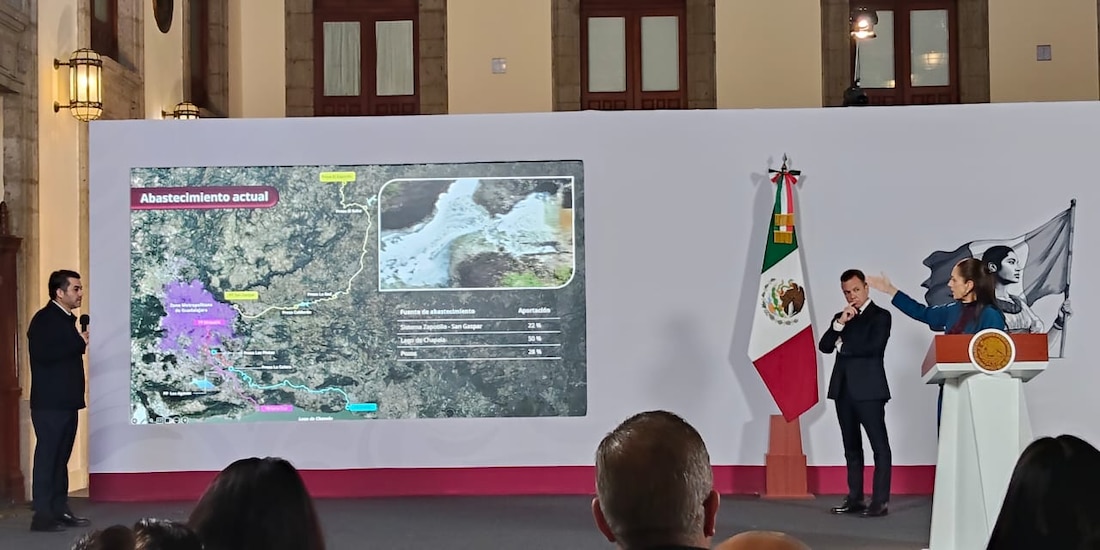 Conferencia en Palacio Nacional.