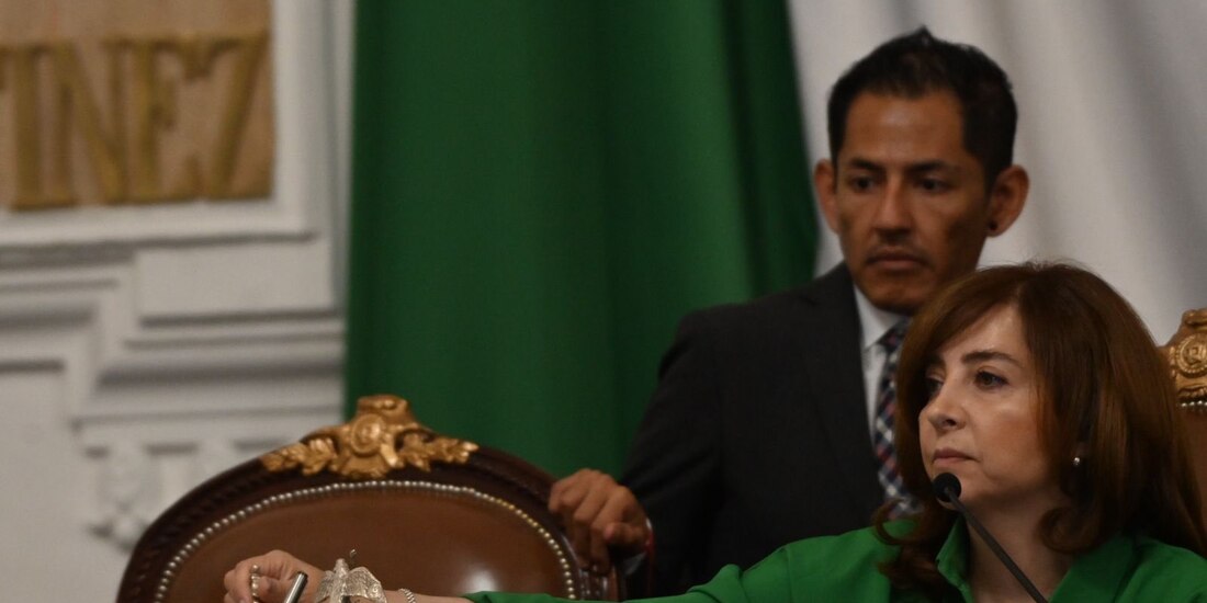 La presidenta de la Mesa Directiva, Gabriela Salido, ayer al encabezar la sesión ordinaria.