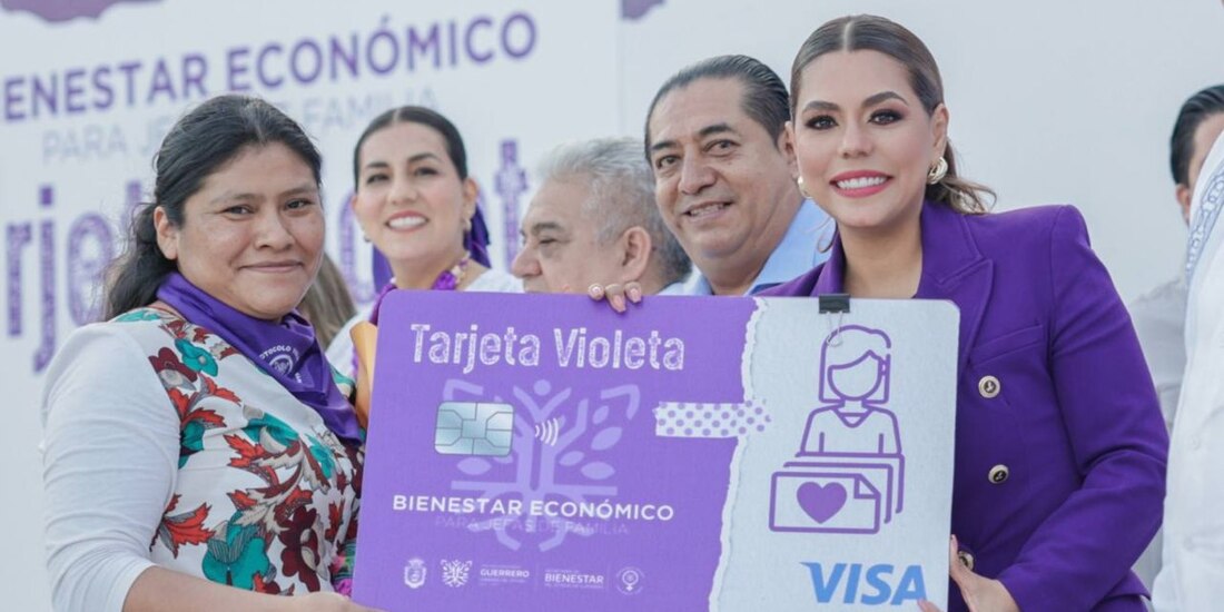 Evelyn Salgado entrega casi 4 mil Tarjetas Violeta en Chilpancingo y Eduardo Neri.
