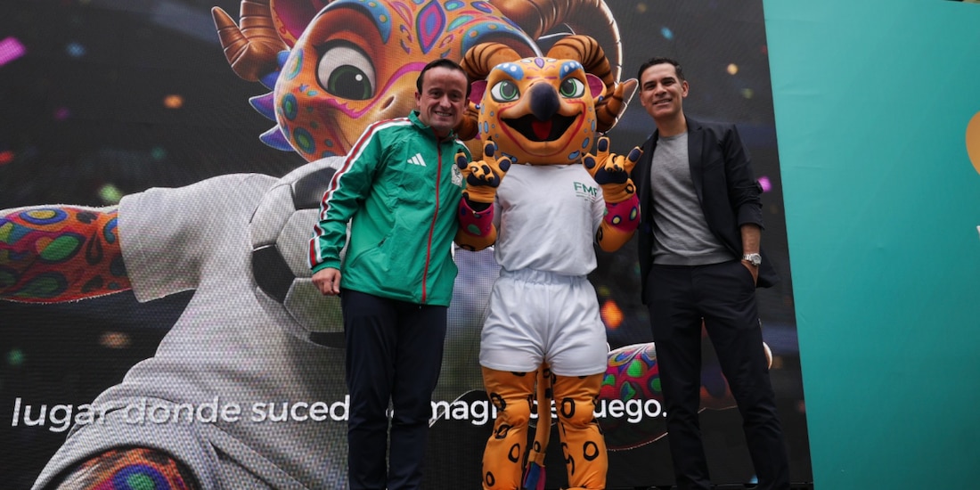 Mikel Arriola y Rafael Márquez encabezaron los festejos del aniversario 99 de la Federación Mexicana de Futbol.