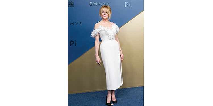 Nicole Kidman lució un vestido con plumas de Chanel.