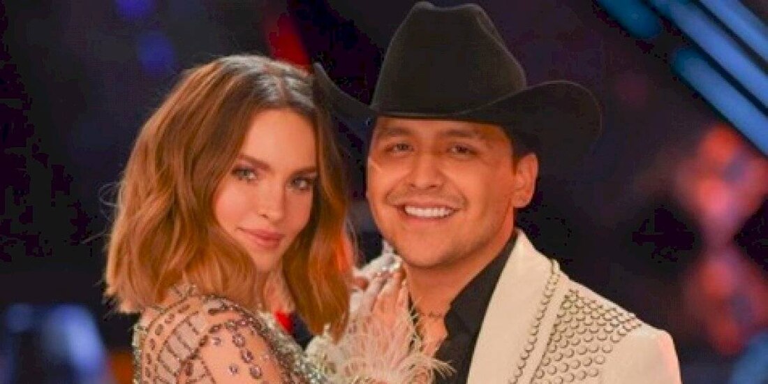 Belinda y Christian Nodal, ayer, tras cantar a dueto en "La Voz México".