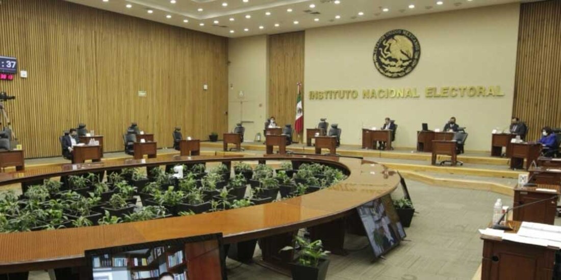 INE confirma reparto de pluris; defiende pluralismo ante reformas regresivas