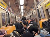 Matan a hombre de balazo en la cabeza tras riña en el metro de Nueva York.