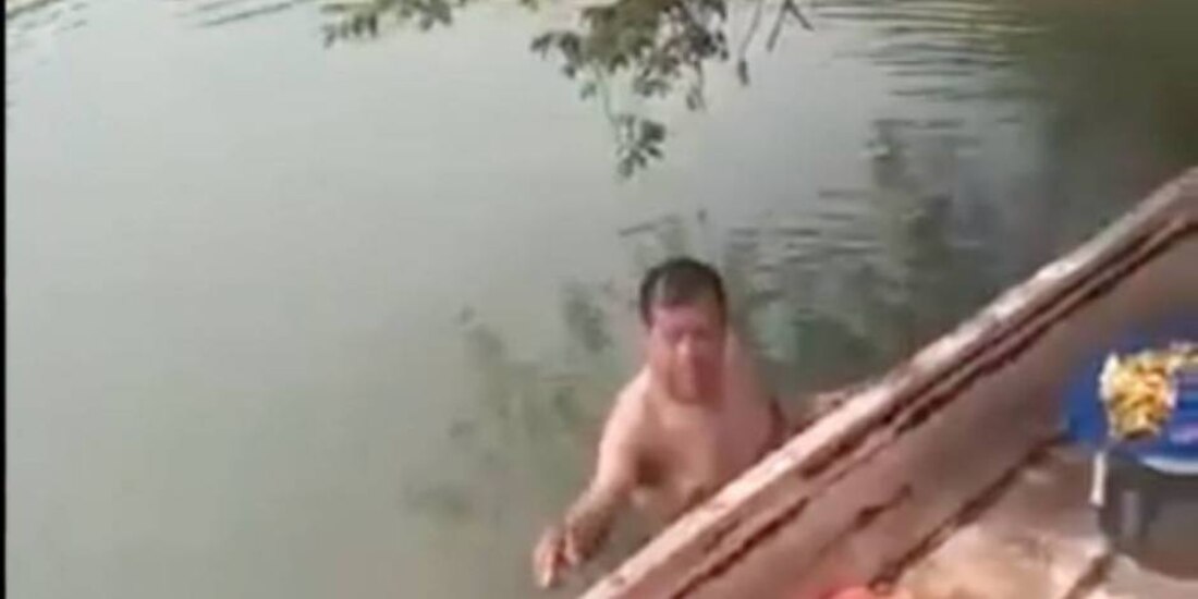 En el video, el sujeto estaba abrazando por la espalda a niña en Tabasco.