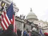 Seguidores de Trump allanando el Capitolio el 6 de enero de 2021.