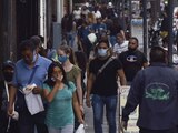 Para los estados que permanecen en color naranja, la SSa pidió actuar con prudencia para adaptarse a la nueva normalidad. "No es vámonos todos a la calle", enfatizó.