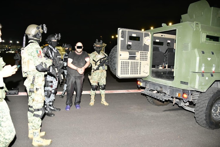 Edgar Valeriano Orozco Cabadas, alias “El Kamoni” durante su arresto