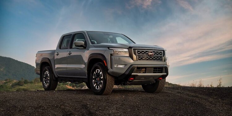 Nissan Frontier V6 PRO-4X cuenta con un motor de 3.8L de 6 cilindros, 310 hp @6400 rpm, 9 velocidades de transmisión automática, amortiguadores Bilstein, y con un paquete de 12 tecnologías Nissan Intelligent Mobility.