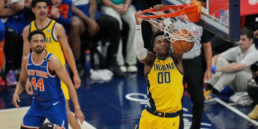 Bennedict Mathurin, base de los Indiana Pacers, encesta el balón en el Juego 4 de las Finales de la Conferencia Este de la NBA contra los New York Knicks.