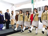 Claudia Sheinbaum y Clara Brugada, ayer, durante la ceremonia por el inicio del ciclo escolar 2026-2027.