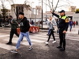 CIUDAD DE MÉXICO, 08ENERO2024.- Operativo de vigilancia de la polícia capitalina de regreso a clases de mas de 24 millones de estudiantes del nivel básico. En las imagenes se muestra a alumnos de la escuela "Revolución", en la colonia de los Doctores en la alcaldía Cuauhtémoc.
FOTO: GOBIERNO DE LA CIUDAD/CUARTOSCURO.COM