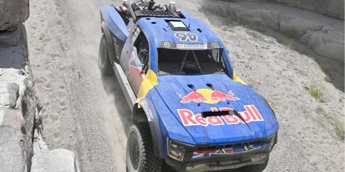 Pilotos de Red Bull fueron descalificados por exponer a otros volantes en la Baja 250.