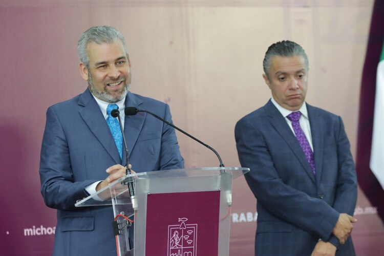 Alfredo Ramírez Bedolla destacó la entrega de la totalidad de los recursos autorizados para atender rezagos de infraestructura y servicios públicos a municipios y comunidades indígenas que se rigen por autogobierno.