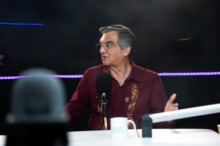 Américo Villarreal, gobernador de Tamaulipas, durante el programa "Diálogos con Américo".