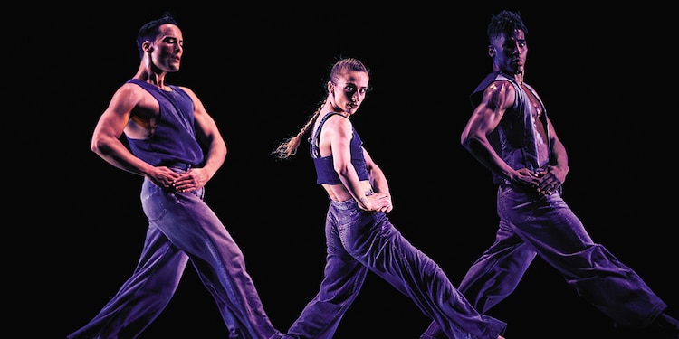 Intérpretes en una función de We the People.