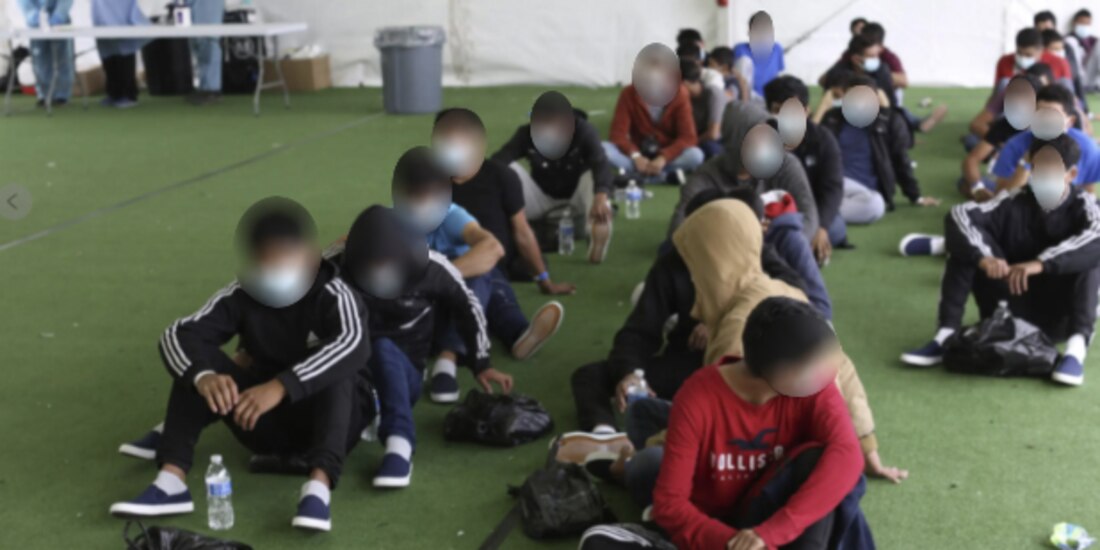 Menores migrantes no acompañados en un albergue de Texas, en 2021.