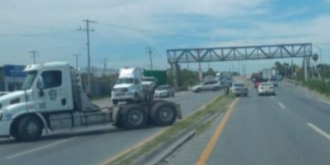 Reportan bloqueos y balaceras en Nuevo Laredo.