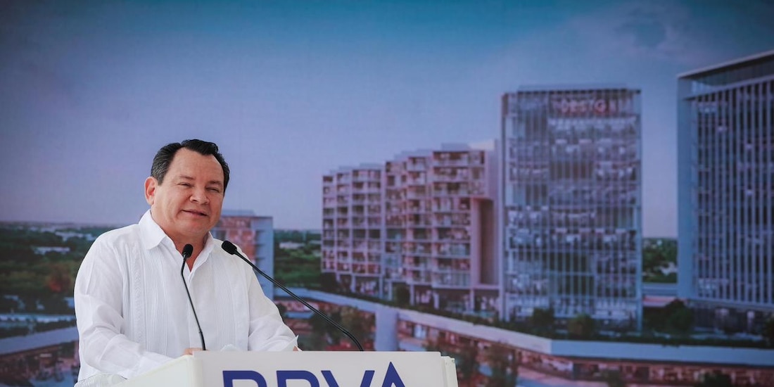 El gobernador constitucional al hacer uso de la voz.