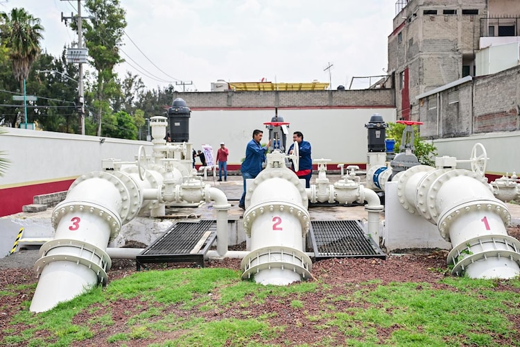 Instalación de nuevos motores y sistemas eléctricos en la Planta de Rebombeo Zaragoza.