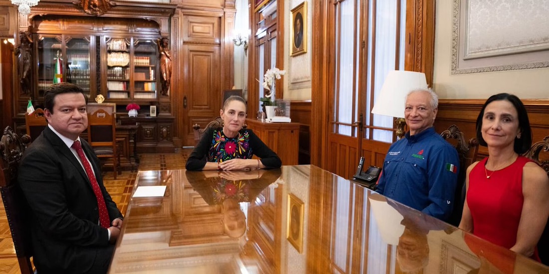 Sale Víctor Rodríguez Padilla de la dirección de Pemex; entra Juan Carlos Carpio Fragoso.