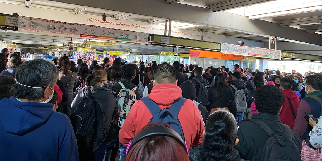 Usuarios de la Línea 3 reportaron dificultades para ingresar a las estaciones.