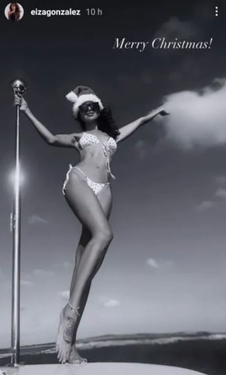 Eiza González festeja la Navidad