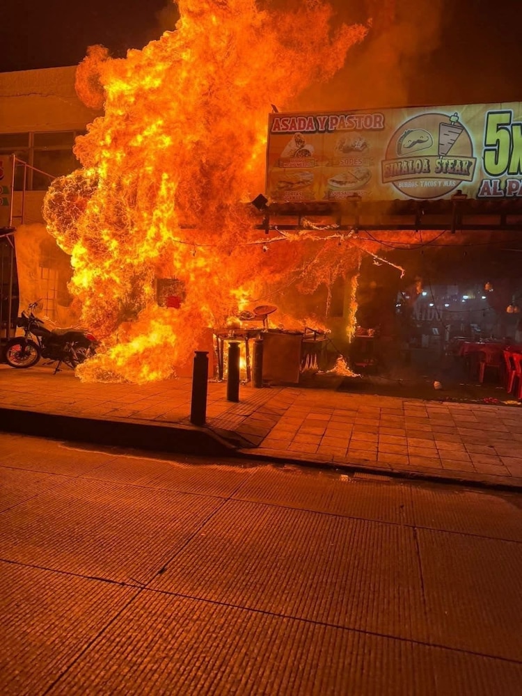 Explosión en taquería de Mazatlán