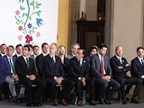 La mandataria, ayer, al recibir a directivos del futbol en Palacio.