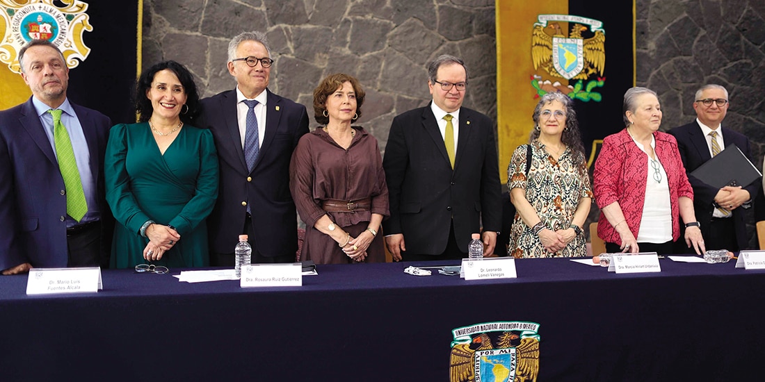 Autoridades universitarias encabezadas por el rector de la UNAM, Leonardo Lomelí (c.), participaron en la Instalación del Consejo Coordinador de Inteligencia Artificial, realizado en la Biblioteca Central el pasado 18 de mayo de 2026.