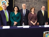 Autoridades universitarias encabezadas por el rector de la UNAM, Leonardo Lomelí (c.), participaron en la Instalación del Consejo Coordinador de Inteligencia Artificial, realizado en la Biblioteca Central el pasado 18 de mayo de 2026.