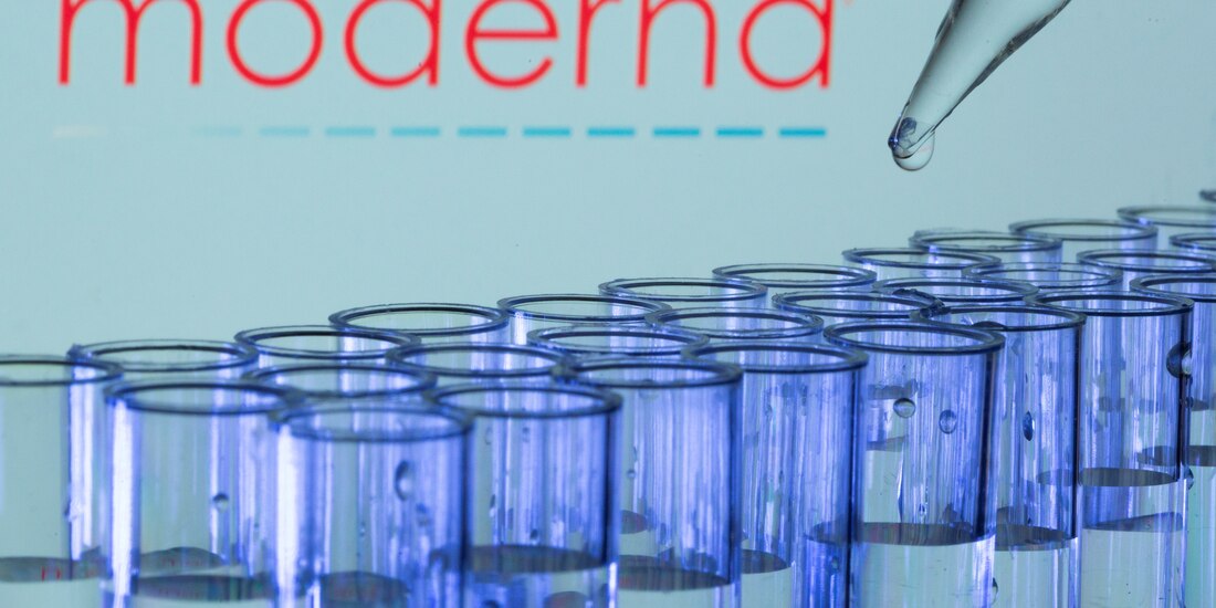 El exfarmacéutico sacó de refrigeración dosis de la vacuna COVID-19 de Moderna, se sabe que 57 personas fueron inoculadas con dichas dosis.