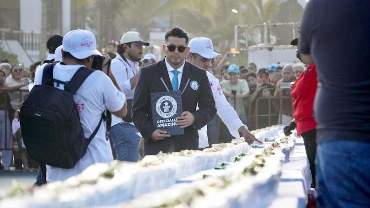 El juez Alfredo Arista Rueda fue quien validó el Récord Guinness conseguido por Mazatlán.