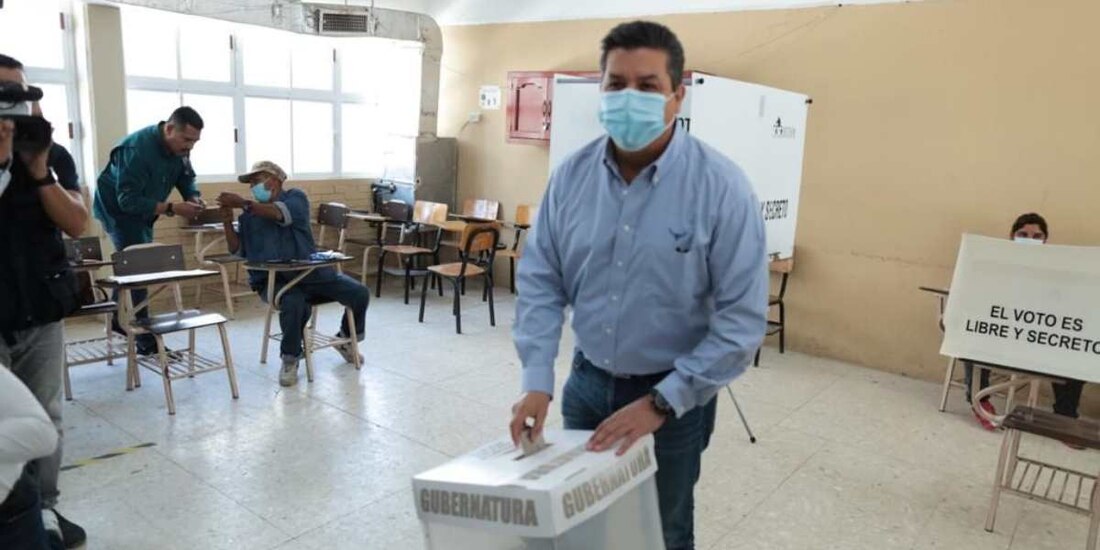 Así emitió su voto el actual gobernador de Tamaulipas, Francisco Javier García Cabeza de Vaca.