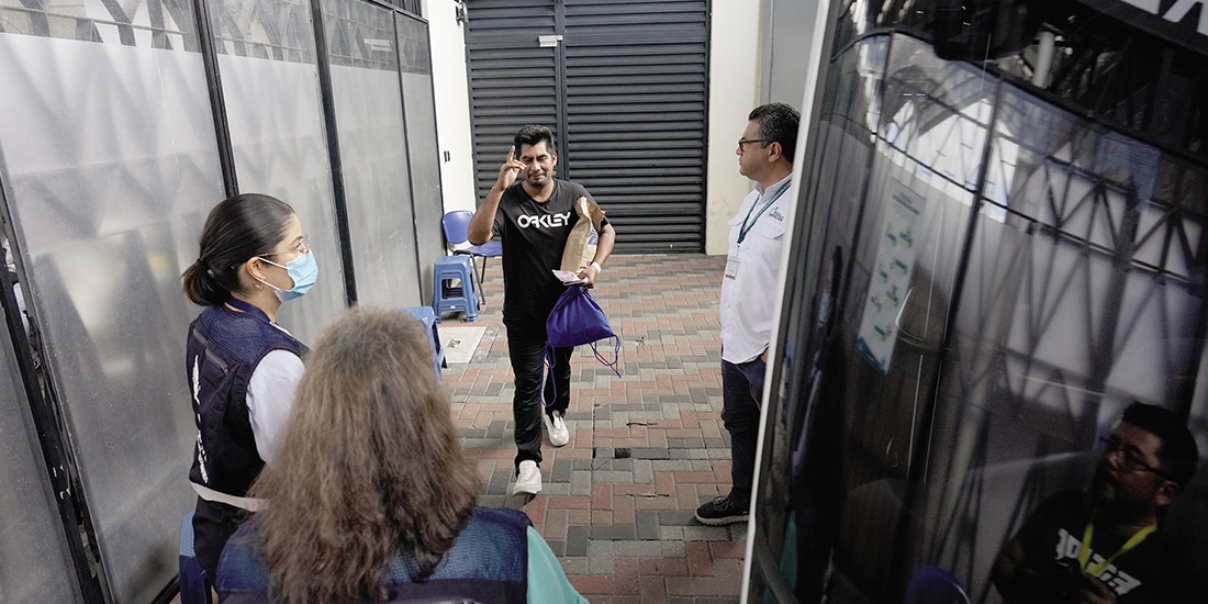 UN CIUDADANO mexicano deportado de Estados Unidos sube a un autobús con
destino a la frontera entre Guatemala y México, el pasado 21 de agosto de 2026