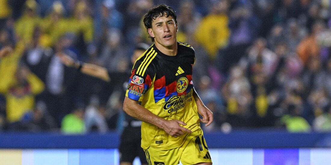 Alejandro Zendejas anotó un doblete en el último Clásico Capitalino