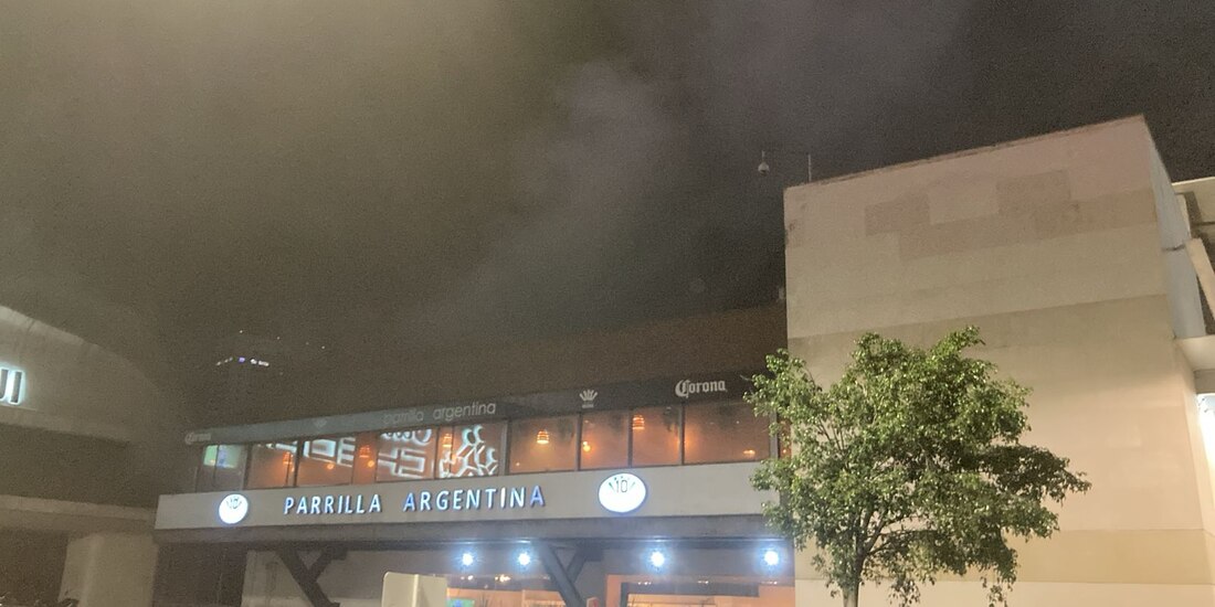 Incendio en Centro Santa Fe.