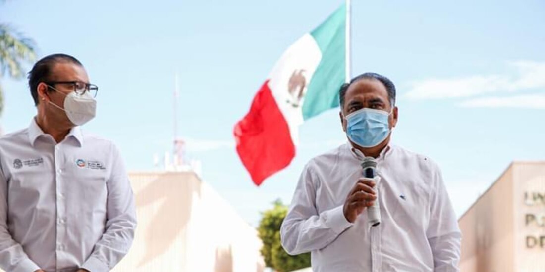 El gobernador Héctor Astudillo, en la ceremonia de entrega de patrullas.