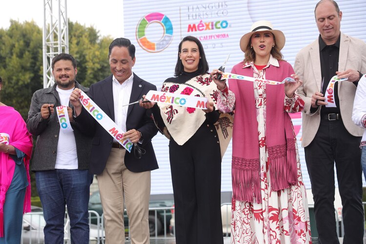 Autoridades promocionan Mazatlán, Los Mochis y los Pueblos Mágicos de Sinaloa en el marco del Tianguis Turístico 2025.