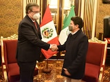 Marcelo Ebrard y el mandatario peruano.