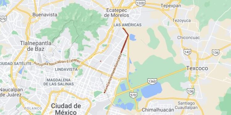 Vecinos de la colonia Rinconada de Aragón bloquearon la vía Carlos Hank González, conocida como Avenida Central, en protesta por el desbasto de agua.