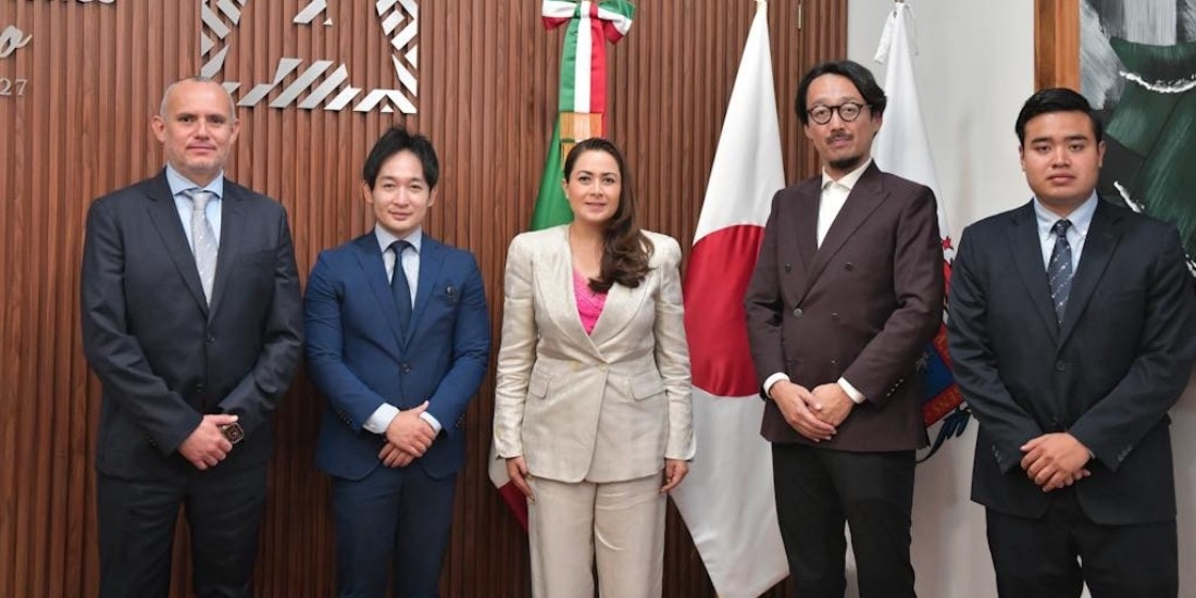 Tere Jiménez se reúne con Chiaki Kobayashi, director general de la oficina de JICA en México.