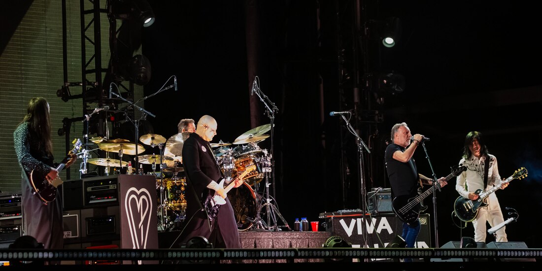 The Smashing Pumpkins sorprende invitando a Peter Hook.