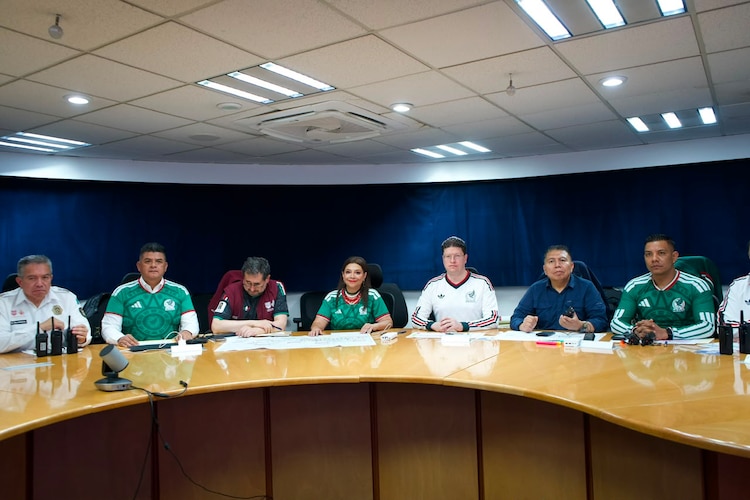 Gobierno de la CDMX supervisa desarrollo de jornada durante partido México vs Inglaterra.