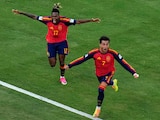 Ferran Torres celebra su anotación.